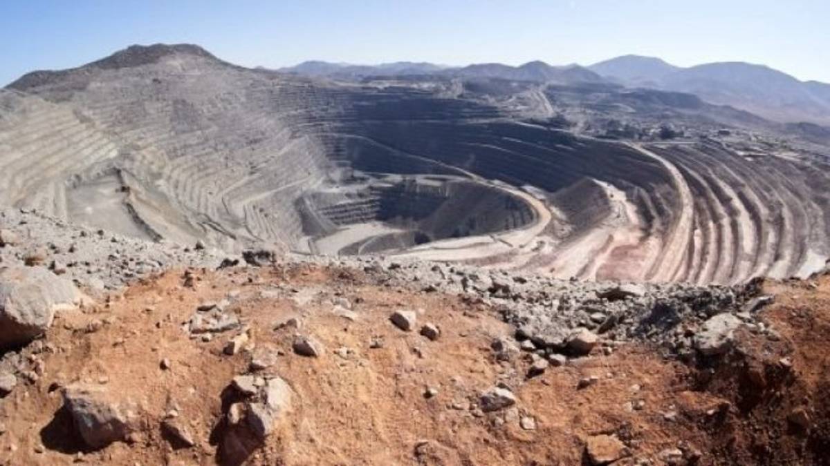 Mientras el consumo se desploma, Milei acelera la devolución del IVA a las mineras