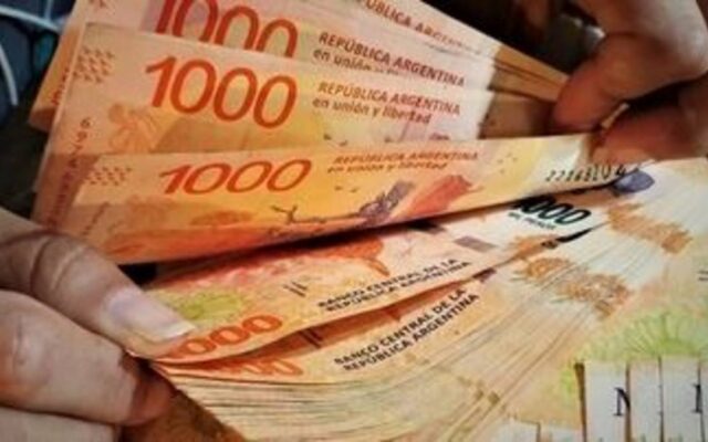 Salarios de hambre: tener empleo registrado ya no alcanza ni para ser pobre