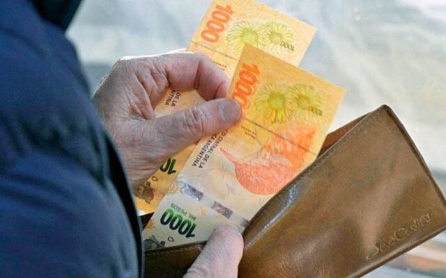 Alerta roja: fragilidad familiar en niveles récord, con cierre de empresas y menos empleo