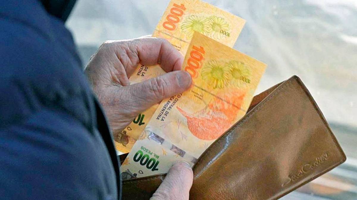 Alerta roja: fragilidad familiar en niveles récord, con cierre de empresas y menos empleo
