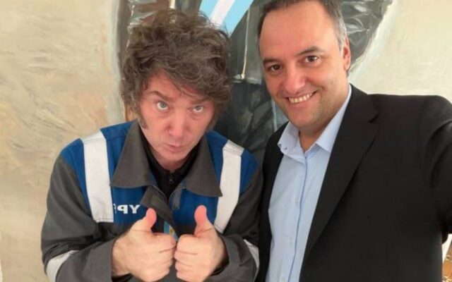 Milei blinda a Adorni pese a la causa por enriquecimiento ilícito y lo lleva a Rosario