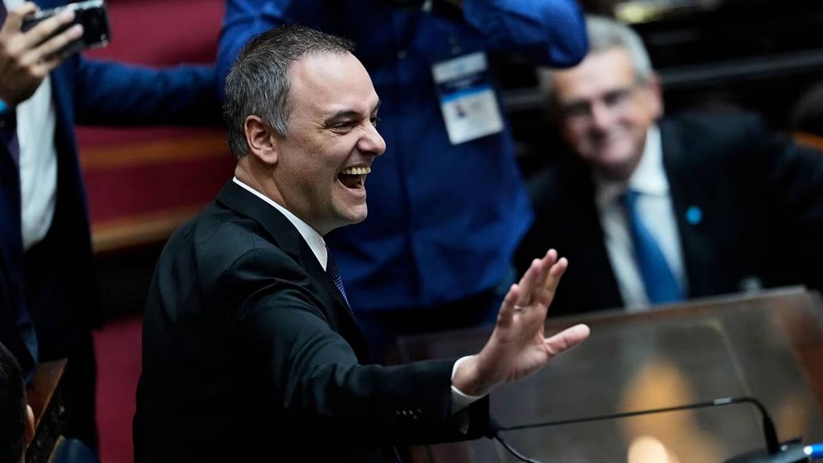 Maniobra libertaria para salvar a Adorni: buscan cambiar las reglas en el Senado