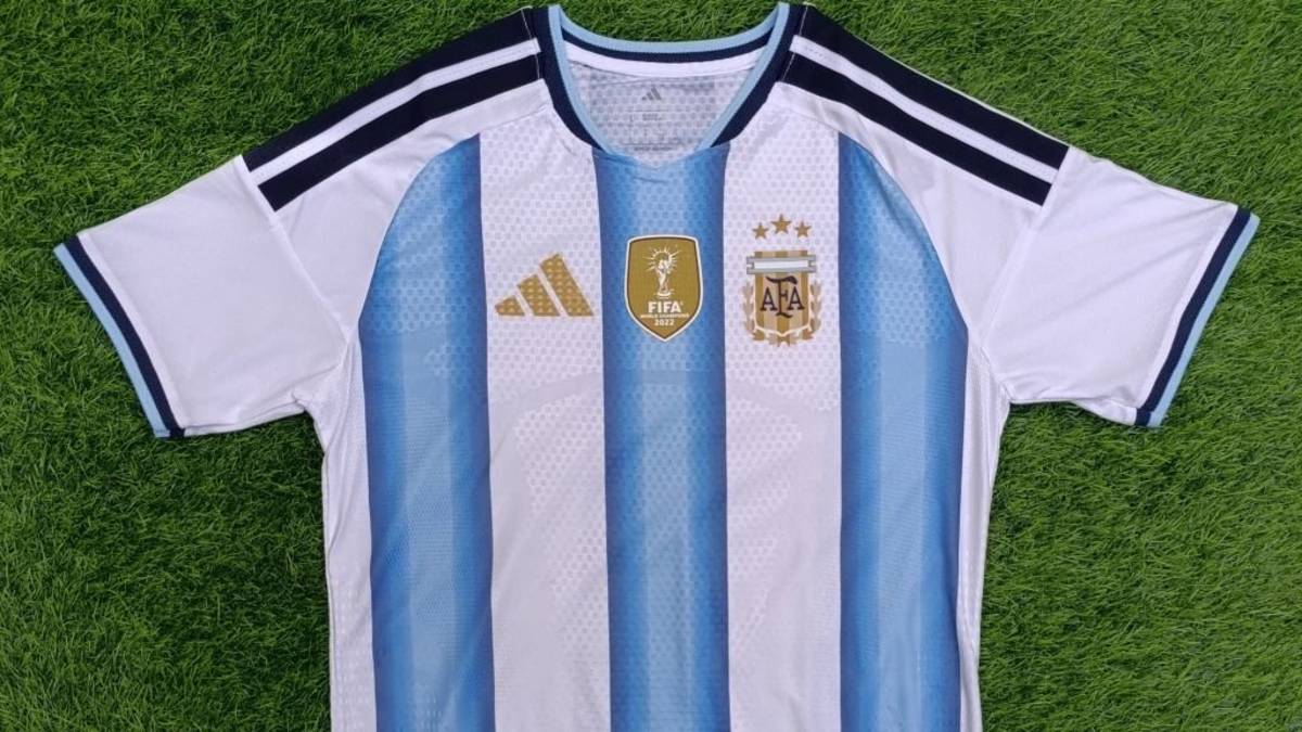 Polémica mundial: ranking de camisetas del 2026 excluye a la Selección Argentina