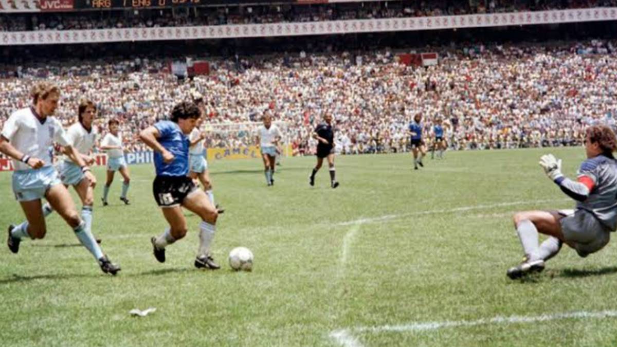 A 40 años del gol más importante de Diego Maradona: la trampa y la obra maestra que nos metió en el Olimpo