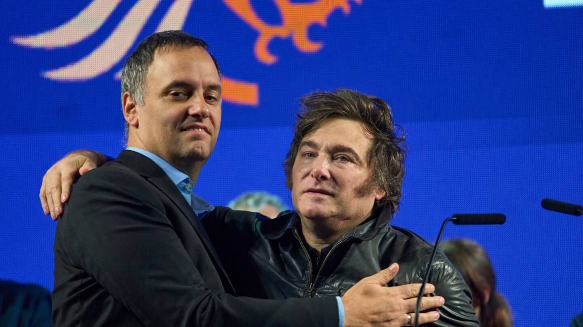 Milei vació de poder a Adorni pero lo blindó para que el Congreso no lo eche