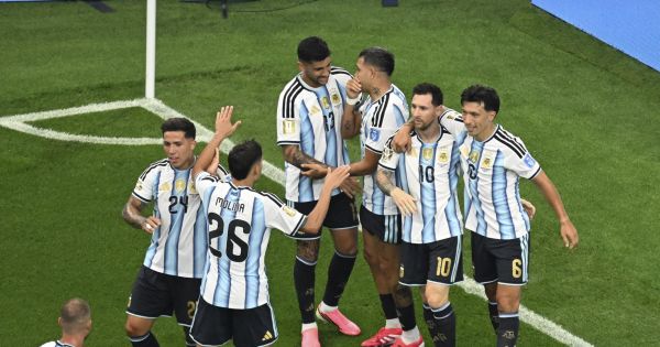 ¡Messi borra a Klose y Argentina vuela a 16avos! Doblete del 10 para vencer a Austria y soñar con el primer puesto
