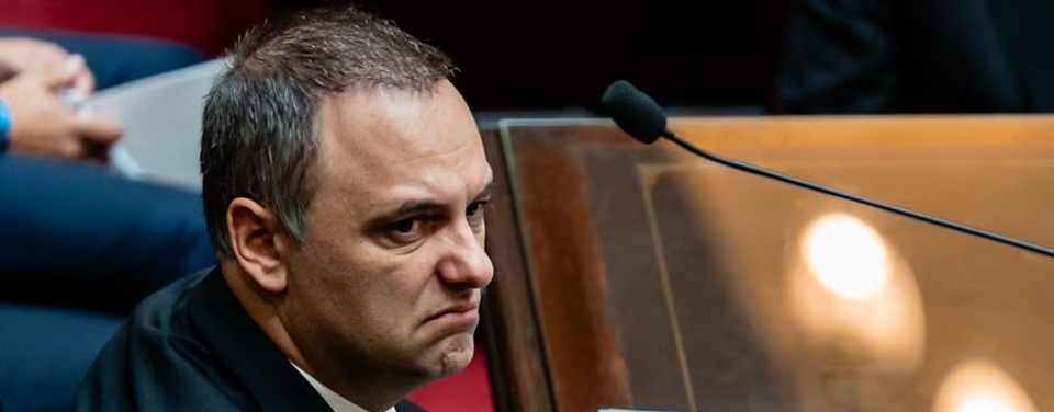 Pacto secreto en Diputados: fondos de la SIDE y protección mutua para salvar a Adorni