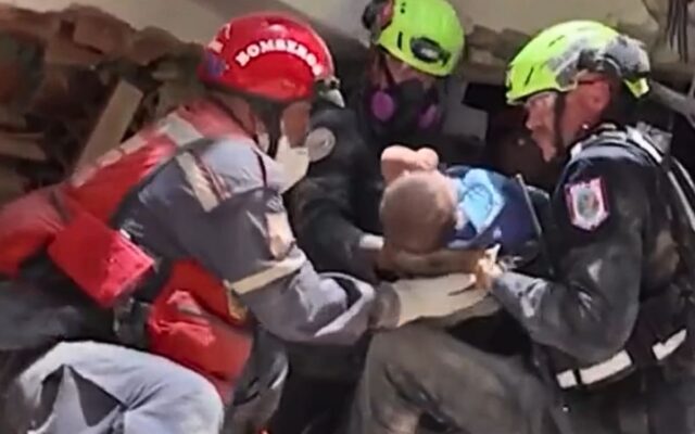 Milagro en Venezuela: rescatan a un bebé tras tres días bajo los escombros de los terremotos