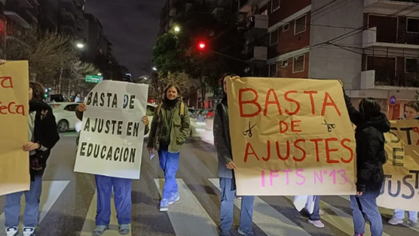 Semaforazo en el IFTS 13: estudiantes denuncian el cierre de comisiones y el ajuste de Jorge Macri