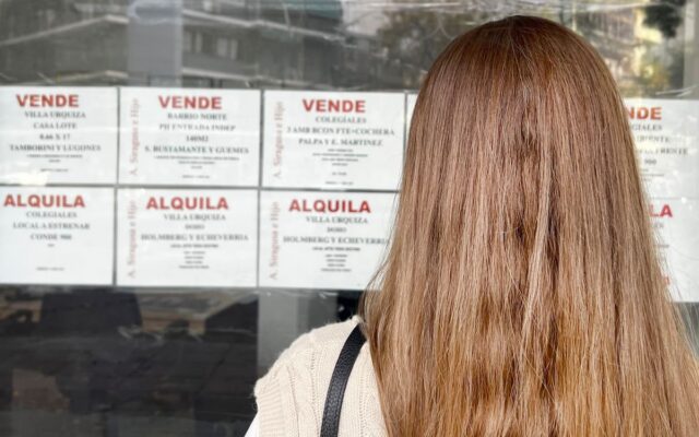 Escrituras se mantienen pero hipotecas se derrumban: la paradoja del mercado inmobiliario