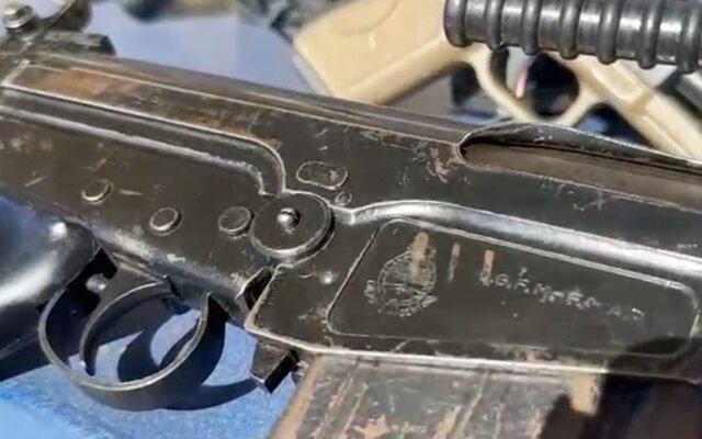 ¡Escándalo en la Triple Frontera! Otro FAL del Ejército Argentino aparece en un megarsenal en Brasil