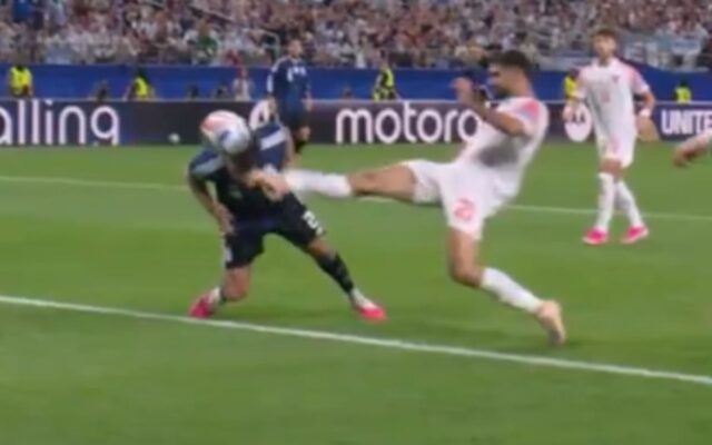 ¡Escándalo en el Mundial! Patada voladora a Senesi termina en penal para Argentina