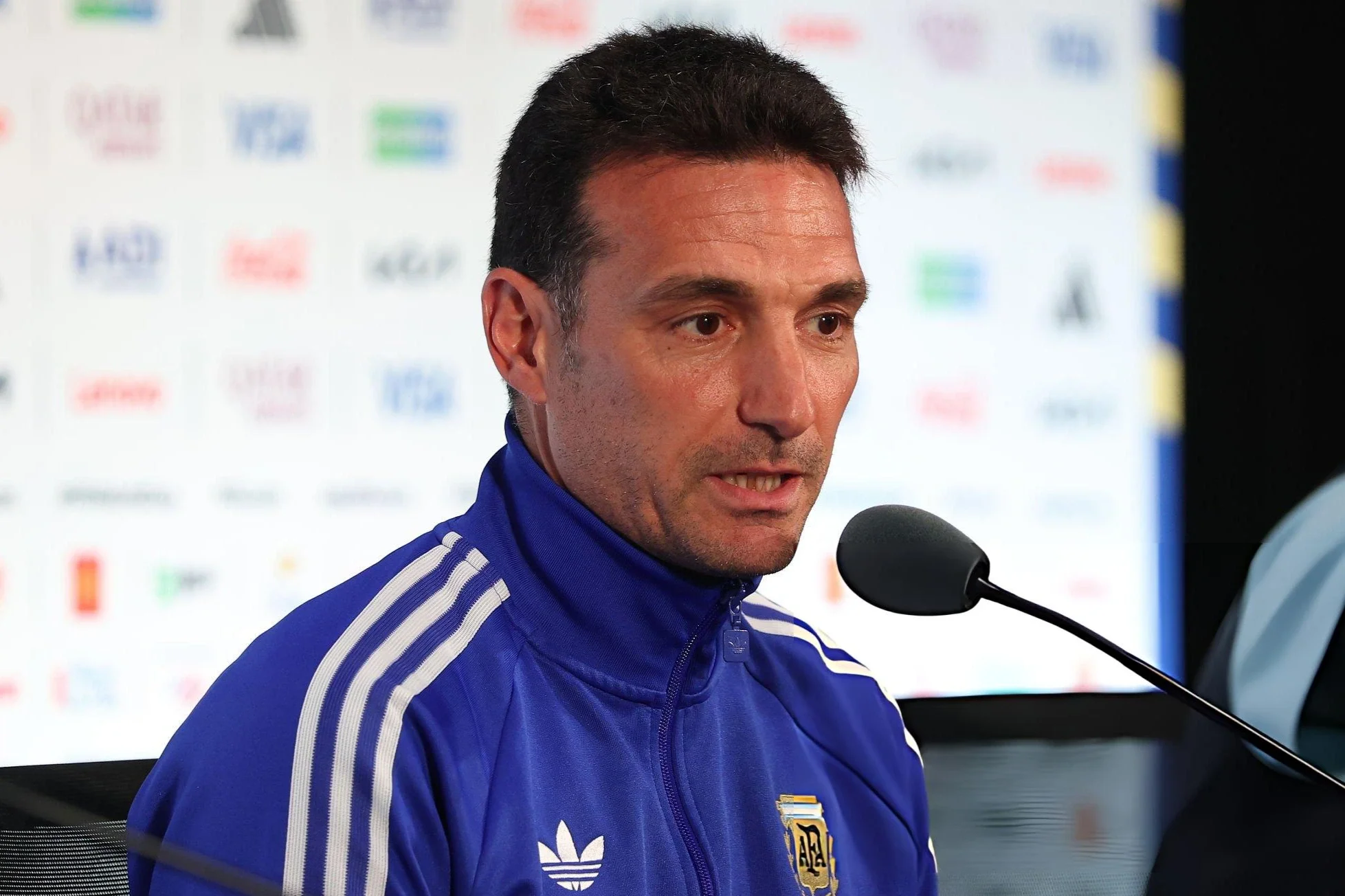 Scaloni estalla contra las fake news sobre Messi y avisa: "Austria es un rival jodido"