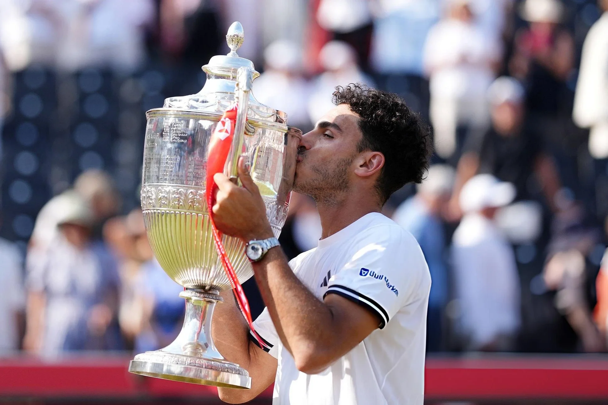 Cerúndolo rompió la historia en Queen's: se quedó con el título más grande de su carrera en una final de locos