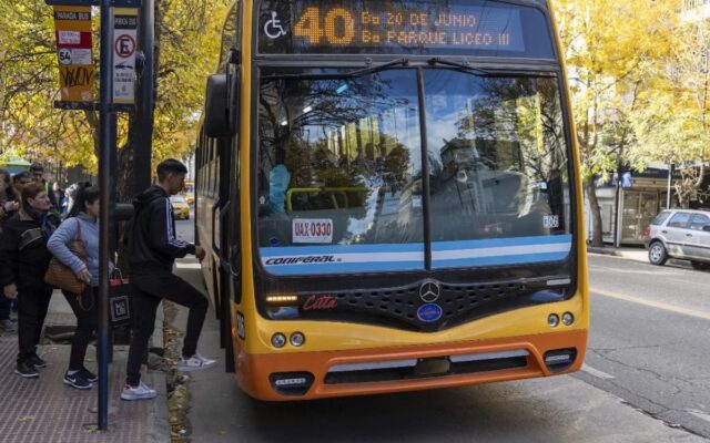 Crisis total: empresas de colectivos del interior amenazan con recortar servicios y no pagar el aguinaldo