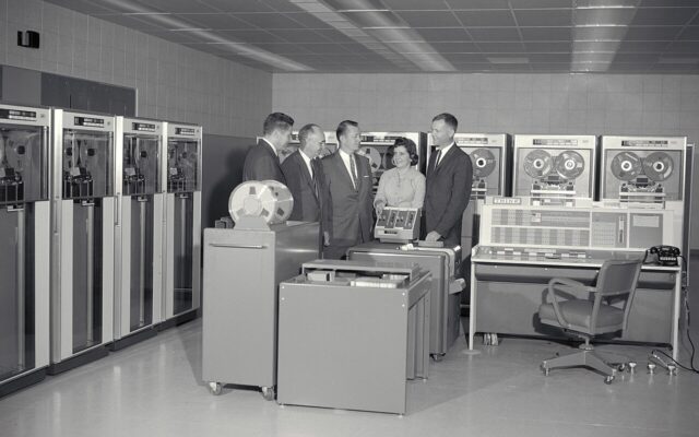 IA le sacó el presupuesto a los mainframes: IBM se cae pero promete que no es el fin