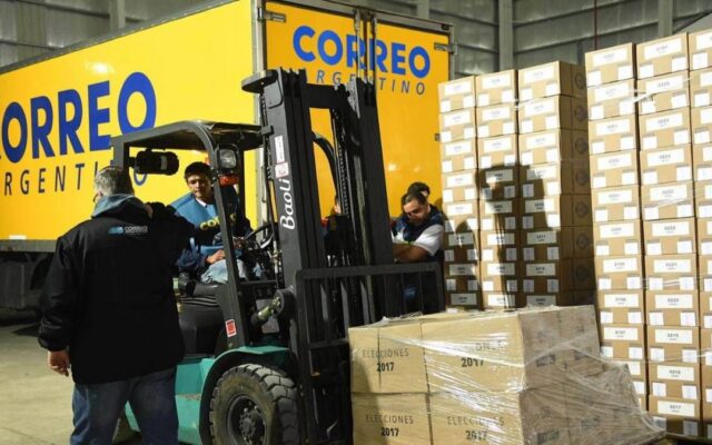 Milei acelera el desguace del Correo: 300 sucursales cerradas y pueblos aislados
