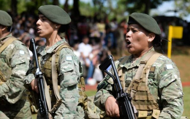 Milei manda tropas al exterior sin el Congreso: un decreto habilita cinco ejercicios militares