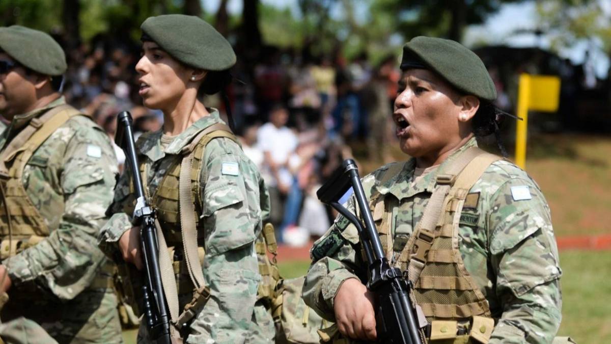 Milei manda tropas al exterior sin el Congreso: un decreto habilita cinco ejercicios militares