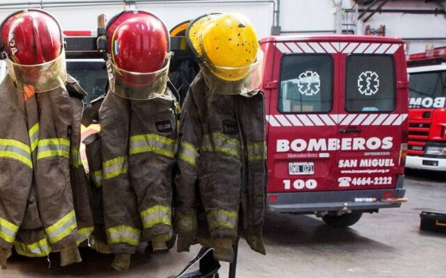 El superávit de Caputo: bomberos en llamas por deuda de casi 60 mil millones