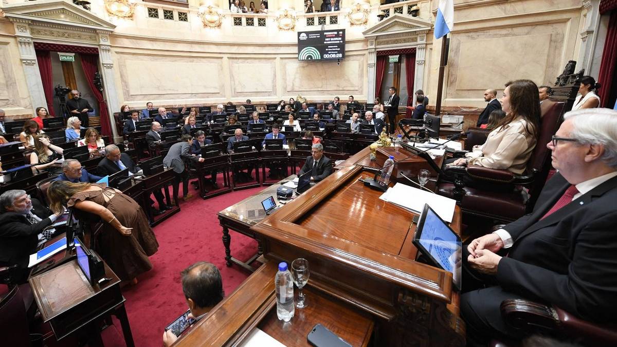 Senado en llamas: LLA acelera sesiones mientras la reforma electoral se empantana