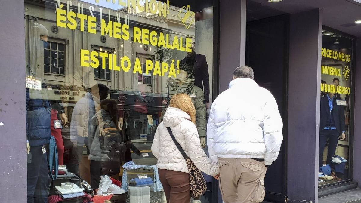 Ventas minoristas pyme caen 1,3% en junio: el consumo no repunta ni con Mundial y aguinaldo