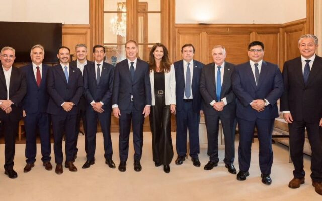 Gobernadores festejan a Santilli, pero la Coparticipación se les escapa: 8,5% menos en el primer semestre