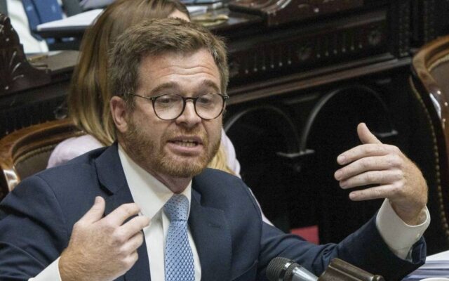 Alerta Pyme: el centro mete presión con un proyecto de rescate para salvar a las empresas que se caen a pedazos