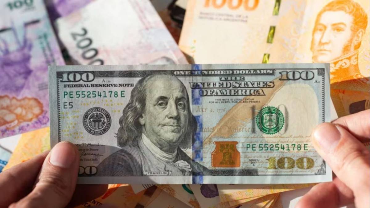 ¡El dólar se va al techo! La banda cambiaria explota y llega a $1.836,23 el viernes