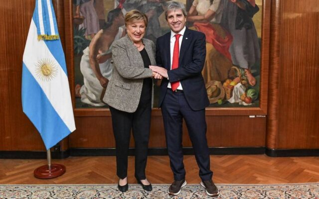 Deuda con el FMI: pagos por 56.000 millones de dólares y saldo vigente de 58.000 millones