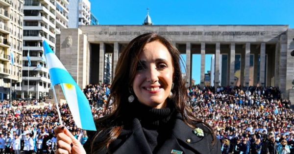Villarruel calienta la semifinal: “Jugamos contra los piratas usurpadores”