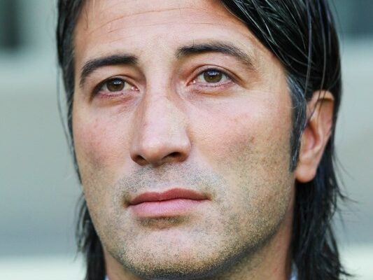 ¡NO ME LA CONTÉS! El técnico de Suiza es un loquito que vino a la Argentina, visitó la Bombonera y se inspiró con la Sca