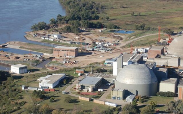 Del Caño denounces that the government halted CAREM to hand over a nuclear reactor to a US company