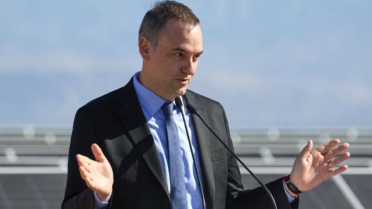 Adorni renunció a YPF: el escándalo lo persigue hasta el último cargo
