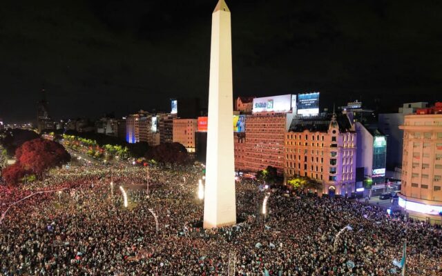¡Argentina a la final! Del Obelisco a los barrios, la locura por el triunfo ante Inglaterra