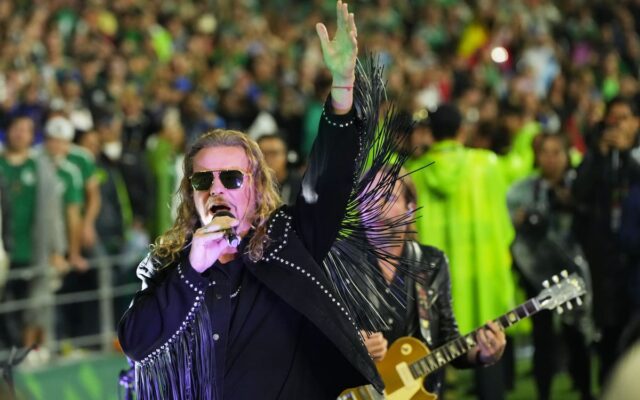 Maná Explodes at Halftime of Mexico vs. England with a 'Get Real, Dude' to Liam Gallagher