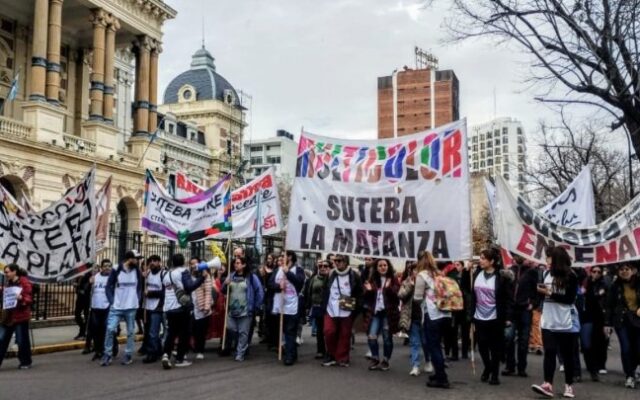¡Estalló la bronca docente! Paro masivo de 48 horas contra Kicillof por salarios de hambre