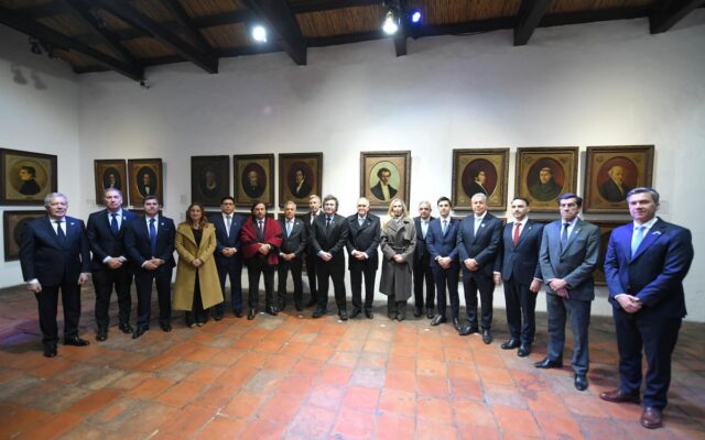 La sombría transparencia que Milei proyecta sobre la casta: ¿nuevo pacto o nueva traición?