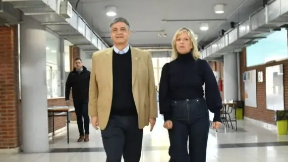 Jorge Macri avanza con reforma total de la carrera docente: evaluación, presentismo y menos derechos