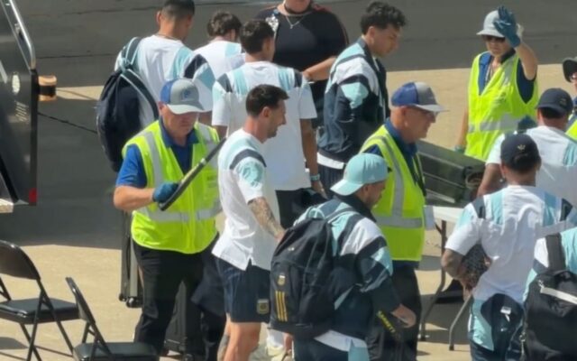 Ni Messi se salvó: la Pulga pasó por el detector de metales en un control aeroportuario en EE.UU.