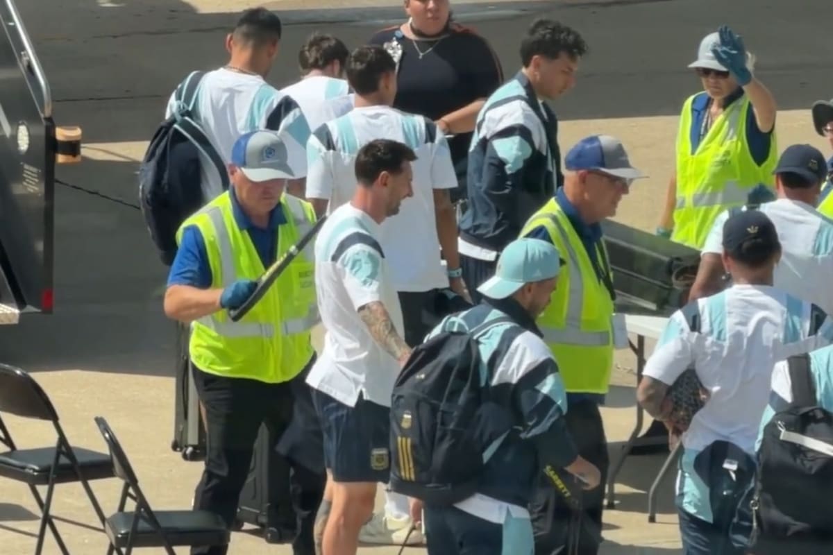 Ni Messi se salvó: la Pulga pasó por el detector de metales en un control aeroportuario en EE.UU.
