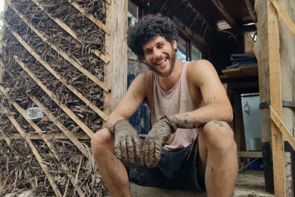 Hijo de Julián Weich se fue al campo y levantó su casa de barro en Córdoba: "No alcanza con ser sustentable"