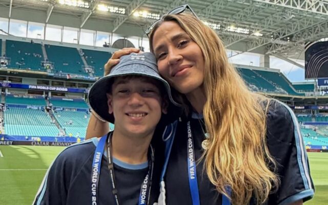 Dinosaurios en Miami: la insólita bienvenida de Jimena Barón a su hijo Momo que desconcertó a todo el aeropuerto