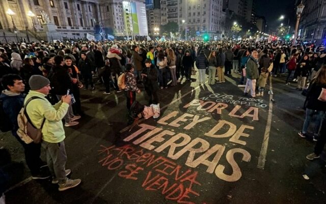 ¡Se arma la coordinación! Este sábado en Parque Centenario para frenar la ley que entrega la tierra a extranjeros