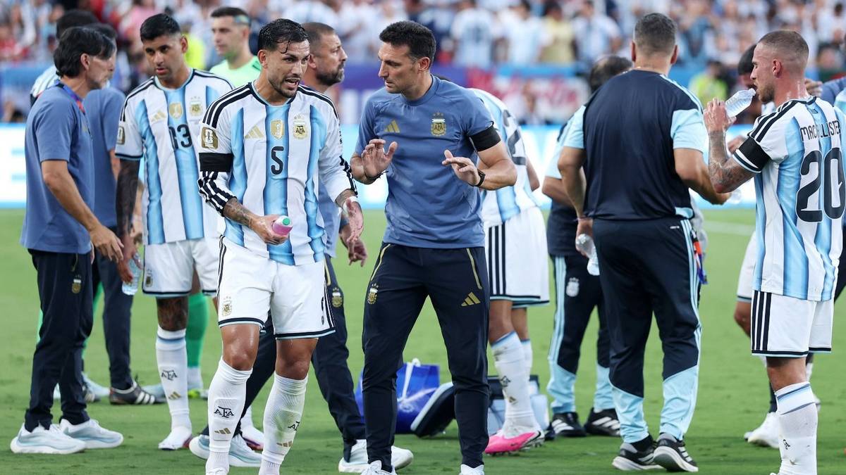 ¡Se viene Inglaterra! Scaloni busca recuperar a Romero y Paredes tras el sufrido triunfo ante Suiza