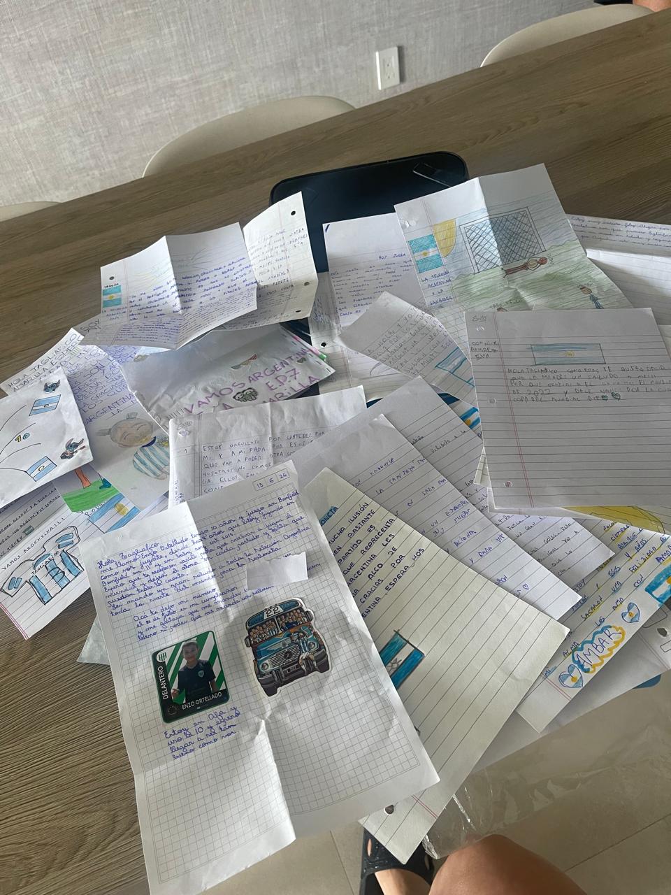 ¡Increíble! Alumnos de escuela pública de Esteban Echeverría recibieron respuesta de Tagliafico