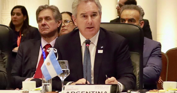 Malvinas: Quirno pide "hacer los deberes" tras la advertencia de Trump a Reino Unido