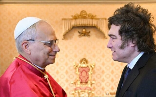 Iglesia y Gobierno: diferencias sobre la visita papal y cambios en el blanqueo