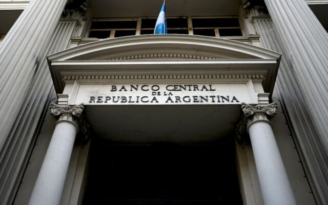 El BCRA habría comprado US$340 millones en siete ruedas de octubre, casi el triple que en igual lapso de septiembre